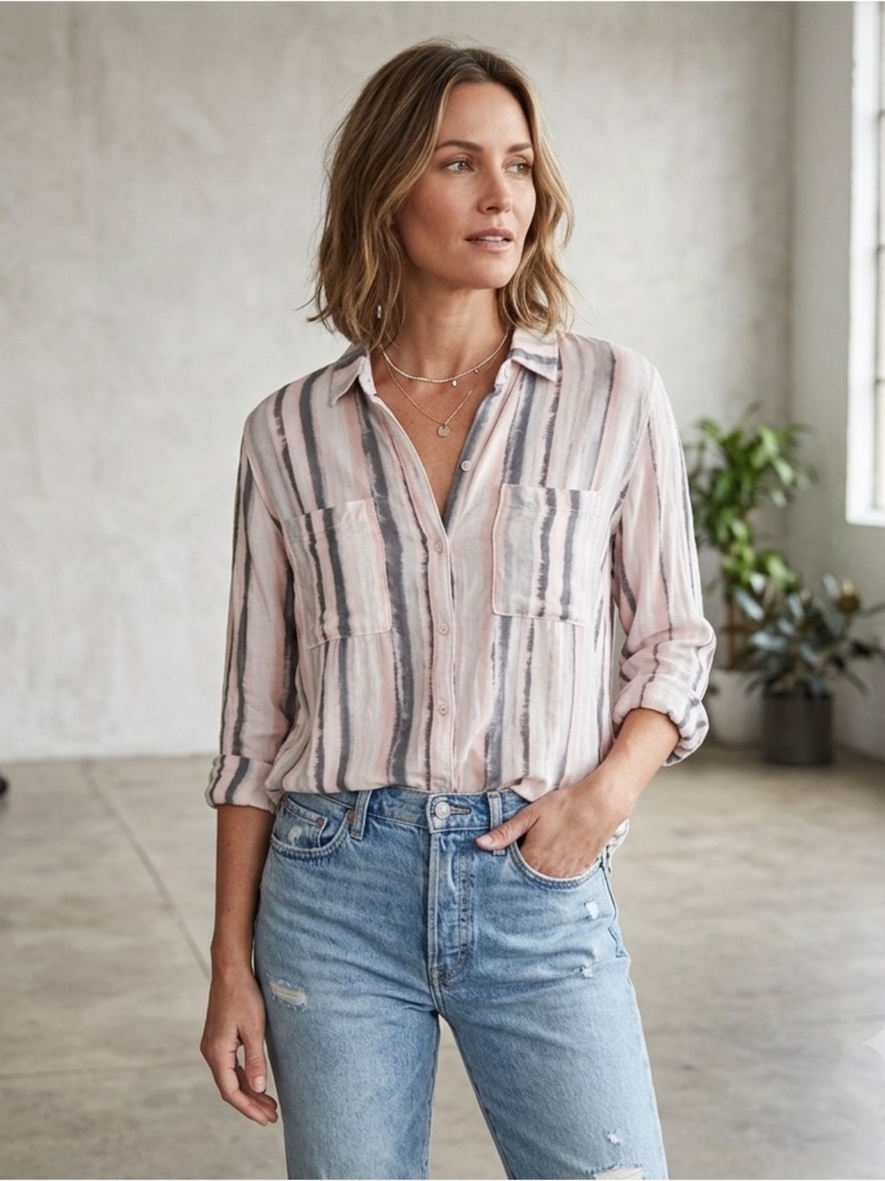 Cloth & Stone x Anthropologie striped long-sleeve button-down shirt size XS.
